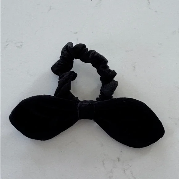 Girls Black Hair Accessories Set of 4  NWOT - Picture 3 of 5